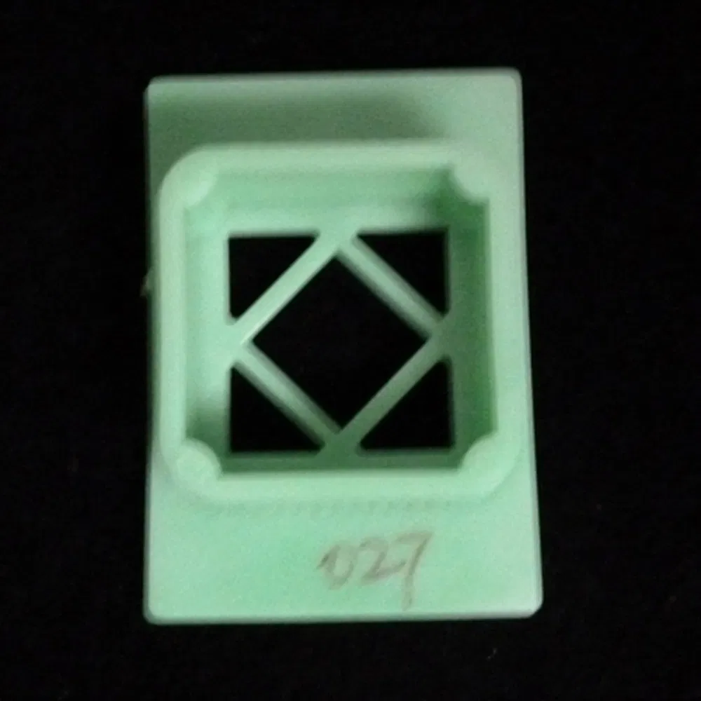 China Suppliers Histology Processing Tissue Embedding Cassette Box Used for Developmental Biology